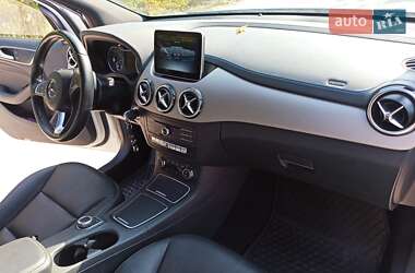Хэтчбек Mercedes-Benz B-Class 2015 в 