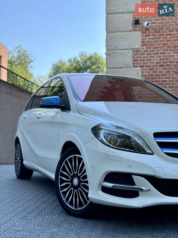 Хэтчбек Mercedes-Benz B-Class 2016 в Львове