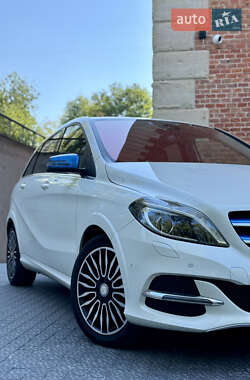 Хэтчбек Mercedes-Benz B-Class 2016 в 