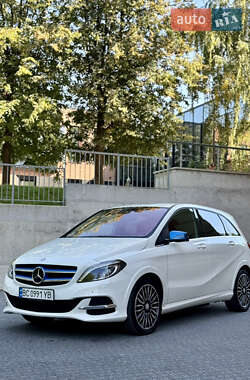 Хэтчбек Mercedes-Benz B-Class 2016 в 