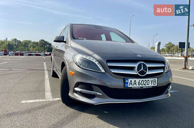 Хэтчбек Mercedes-Benz B-Class 2016 в 