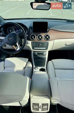 Хэтчбек Mercedes-Benz B-Class 2016 в 