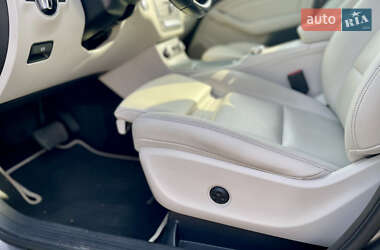 Хэтчбек Mercedes-Benz B-Class 2016 в 