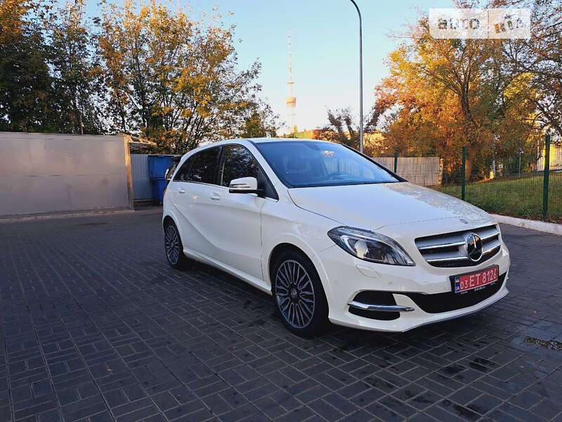 Хэтчбек Mercedes-Benz B-Class 2016 в Киеве