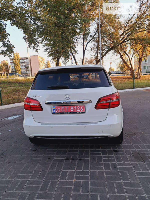 Хэтчбек Mercedes-Benz B-Class 2016 в Киеве