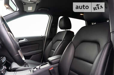 Хэтчбек Mercedes-Benz B-Class 2016 в 