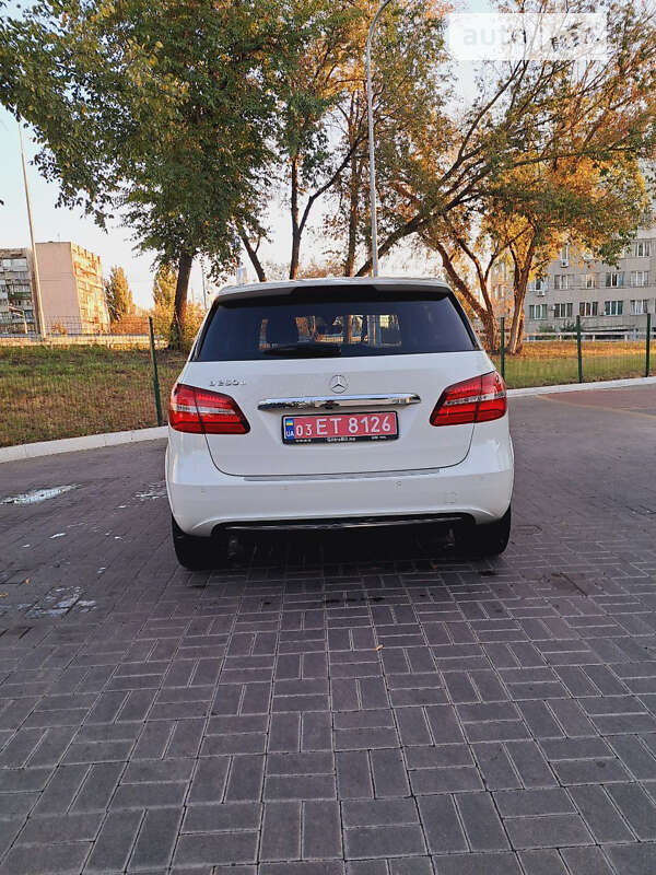 Хэтчбек Mercedes-Benz B-Class 2016 в Киеве
