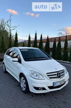 Хэтчбек Mercedes-Benz B-Class 2009 в Надворной