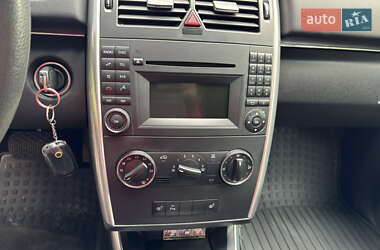 Хэтчбек Mercedes-Benz B-Class 2011 в 