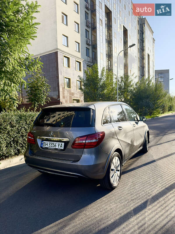 Хэтчбек Mercedes-Benz B-Class 2016 в Одессе фото 3 Хэтчбек Mercedes-Benz B-Class 2016 в Одессе