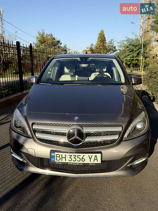 Хэтчбек Mercedes-Benz B-Class 2016 в Одессе фото 4 Хэтчбек Mercedes-Benz B-Class 2016 в Одессе