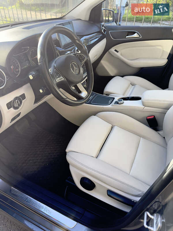 Хэтчбек Mercedes-Benz B-Class 2016 в Одессе фото 7 Хэтчбек Mercedes-Benz B-Class 2016 в Одессе