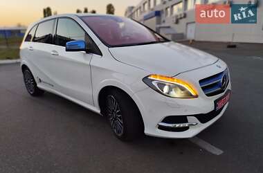 Хэтчбек Mercedes-Benz B-Class 2016 в Киеве