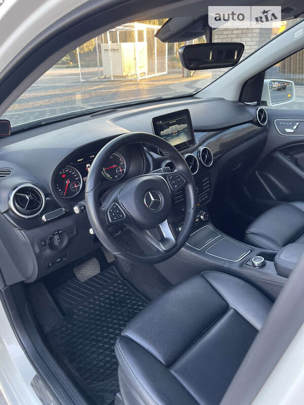 Хэтчбек Mercedes-Benz B-Class 2016 в Львове фото 15 Хэтчбек Mercedes-Benz B-Class 2016 в Львове