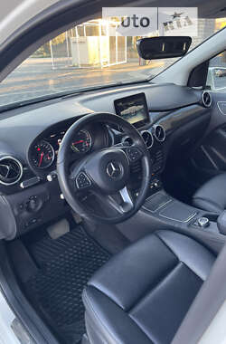 Хэтчбек Mercedes-Benz B-Class 2016 в 