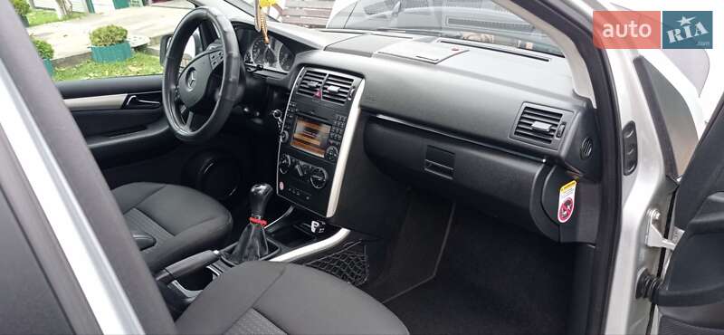 Хэтчбек Mercedes-Benz B-Class 2011 в Новоселице
