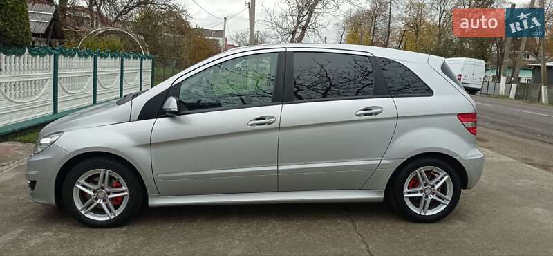 Хэтчбек Mercedes-Benz B-Class 2011 в Новоселице