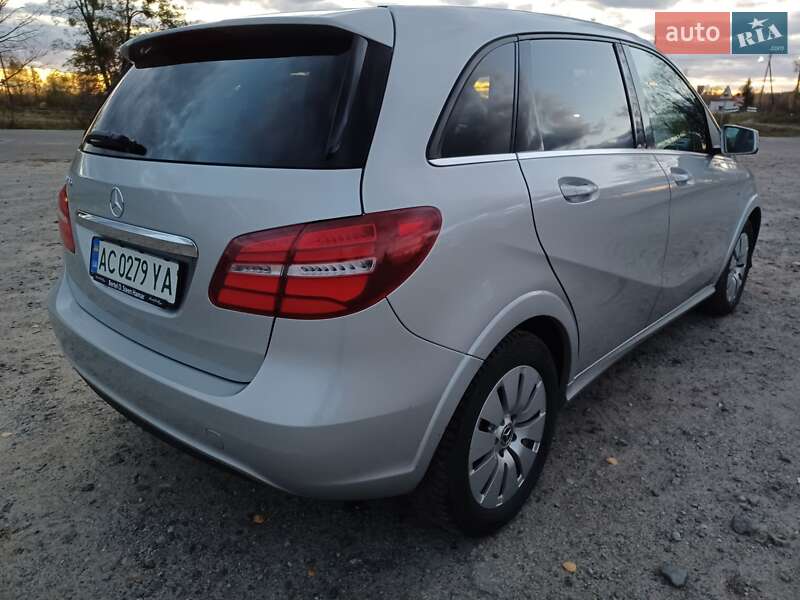 Хэтчбек Mercedes-Benz B-Class 2017 в Старой Выжевке