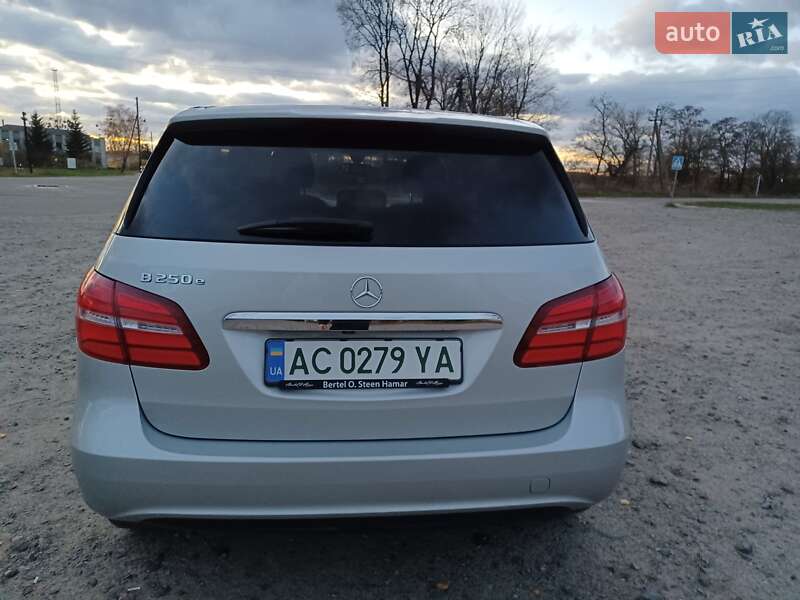 Хэтчбек Mercedes-Benz B-Class 2017 в Старой Выжевке
