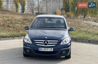 Хэтчбек Mercedes-Benz B-Class 2011 в 