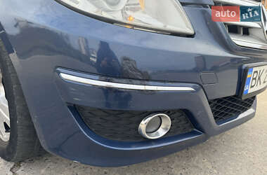 Хэтчбек Mercedes-Benz B-Class 2011 в 