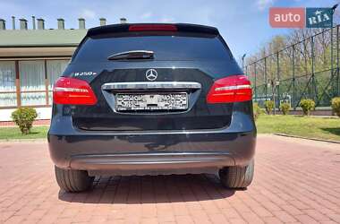 Хэтчбек Mercedes-Benz B-Class 2016 в 