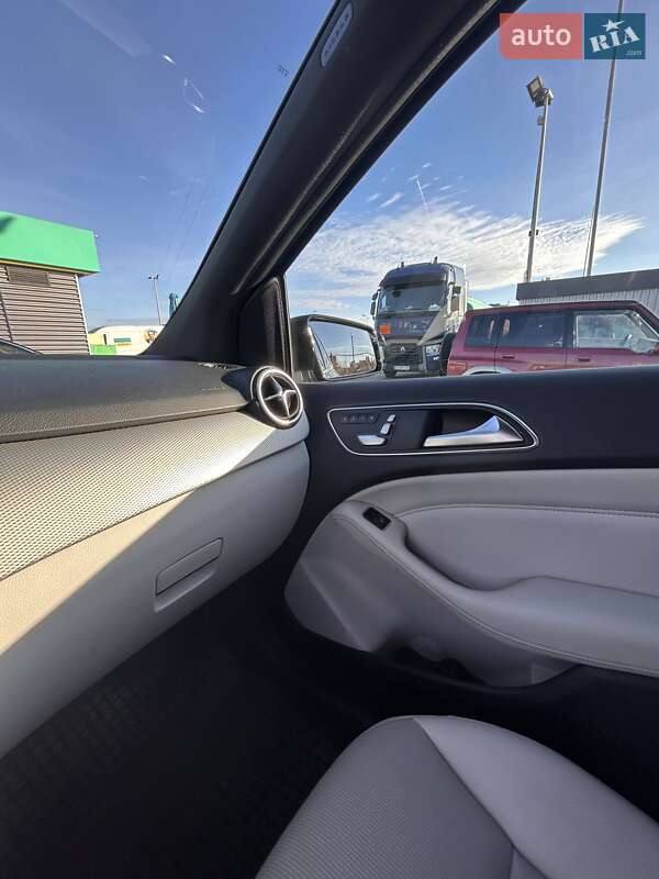 Хэтчбек Mercedes-Benz B-Class 2015 в Солонке