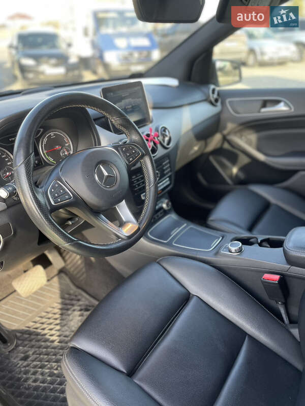 Хетчбек Mercedes-Benz B-Class 2016 в Чернівцях