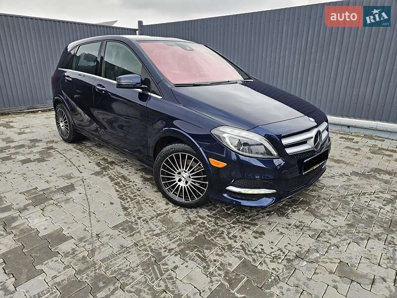 Хэтчбек Mercedes-Benz B-Class 2016 в 