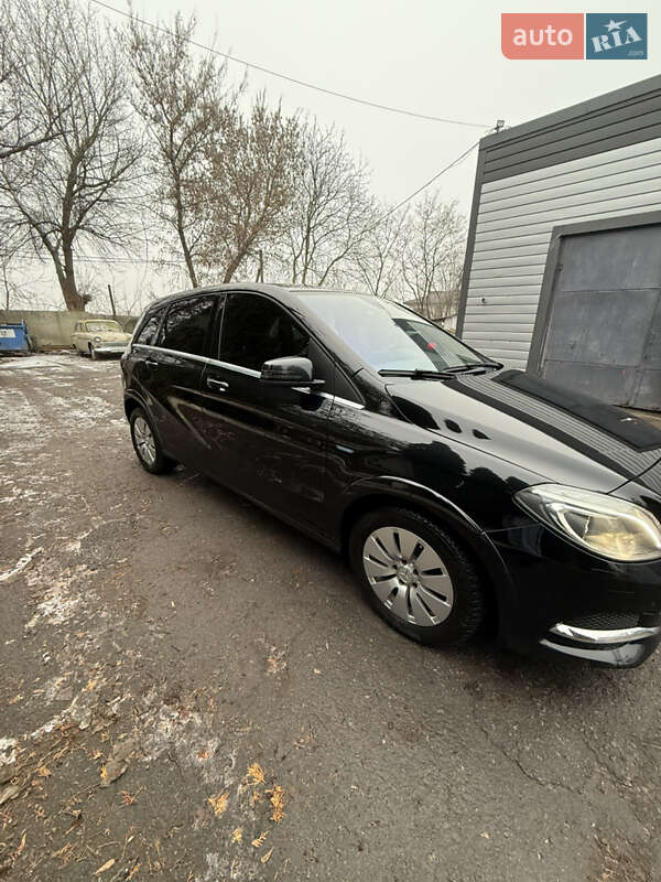 Хэтчбек Mercedes-Benz B-Class 2017 в Ровно фото 3 Хэтчбек Mercedes-Benz B-Class 2017 в Ровно