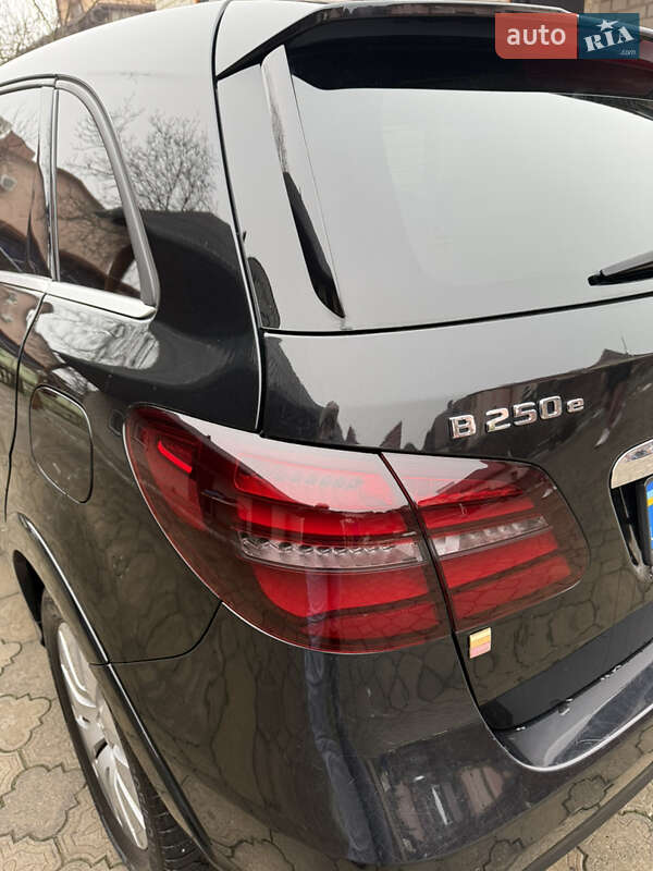 Хэтчбек Mercedes-Benz B-Class 2017 в Ровно фото 5 Хэтчбек Mercedes-Benz B-Class 2017 в Ровно