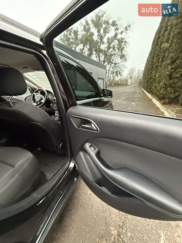 Хэтчбек Mercedes-Benz B-Class 2017 в Ровно фото 9 Хэтчбек Mercedes-Benz B-Class 2017 в Ровно