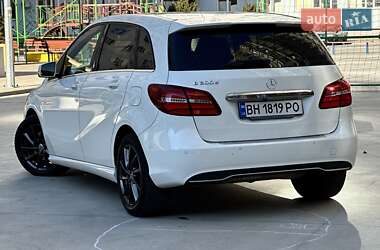 Хэтчбек Mercedes-Benz B-Class 2015 в 