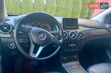 Хэтчбек Mercedes-Benz B-Class 2012 в 