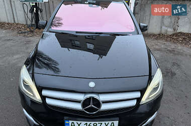 Хэтчбек Mercedes-Benz B-Class 2015 в 