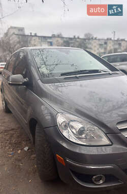 Хэтчбек Mercedes-Benz B-Class 2011 в 