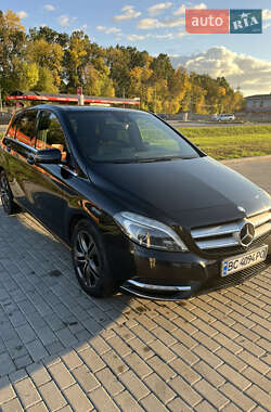 Хэтчбек Mercedes-Benz B-Class 2012 в 
