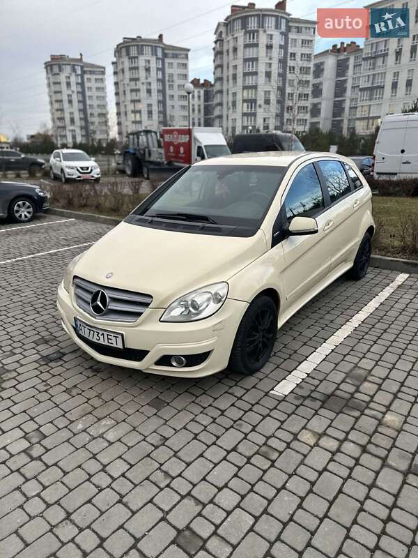 Хэтчбек Mercedes-Benz B-Class 2010 в Ивано-Франковске