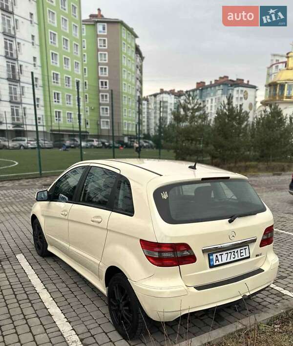 Хэтчбек Mercedes-Benz B-Class 2010 в Ивано-Франковске
