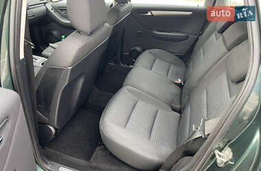 Хэтчбек Mercedes-Benz B-Class 2009 в 