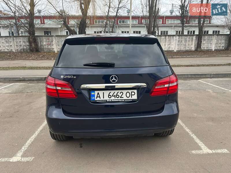 Хетчбек Mercedes-Benz B-Class 2016 в Житомирі