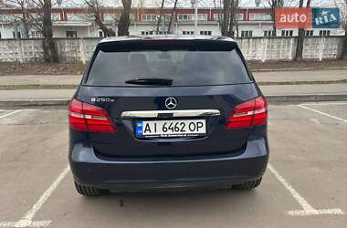 Хэтчбек Mercedes-Benz B-Class 2016 в 
