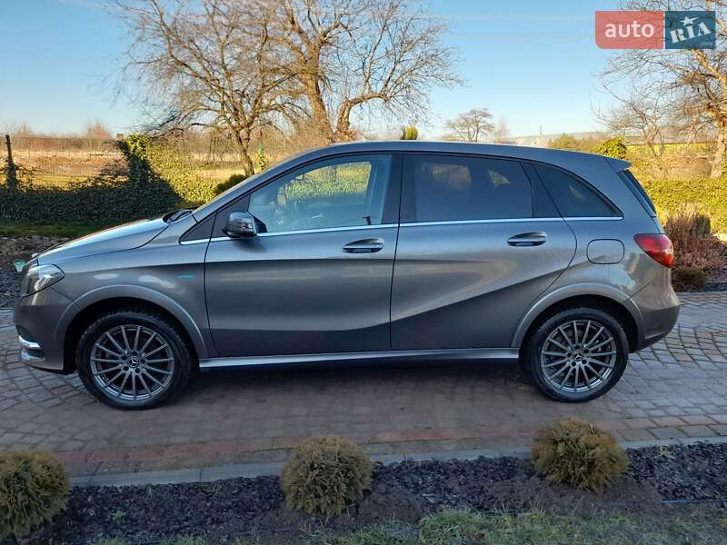 Хэтчбек Mercedes-Benz B-Class 2017 в Нововолынске