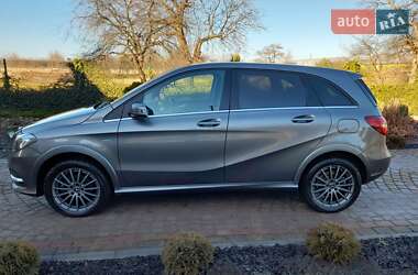 Хэтчбек Mercedes-Benz B-Class 2017 в 