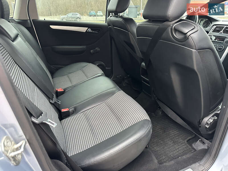 Хетчбек Mercedes-Benz B-Class 2006 в Києві фото 4 Хетчбек Mercedes-Benz B-Class 2006 в Києві