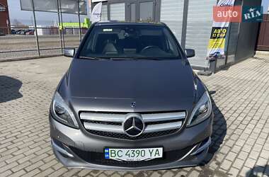 Хэтчбек Mercedes-Benz B-Class 2017 в 