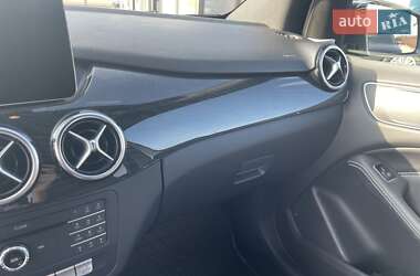 Хэтчбек Mercedes-Benz B-Class 2017 в 