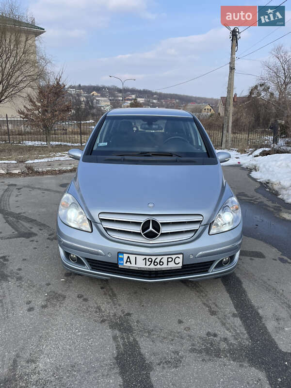 Хэтчбек Mercedes-Benz B-Class 2007 в 