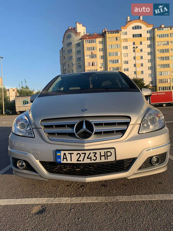 Хэтчбек Mercedes-Benz B-Class 2011 в Шумске