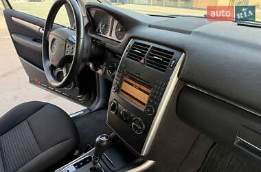 Хэтчбек Mercedes-Benz B-Class 2011 в 